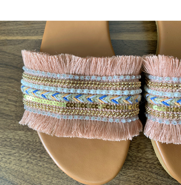 Flat tassel slippers